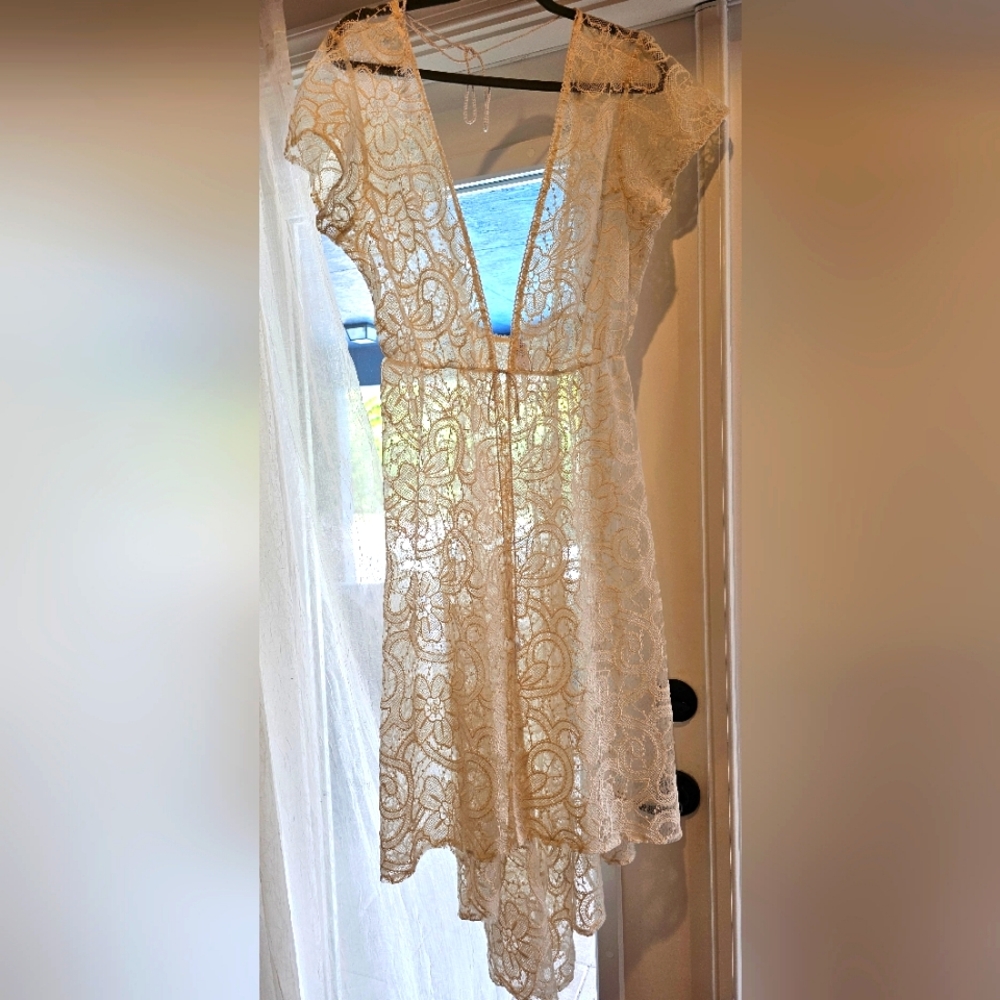 VICTORIA SECRET LACE COVER UP